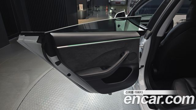 Tesla Model 3 Long Range AWD 2024 — фото 25