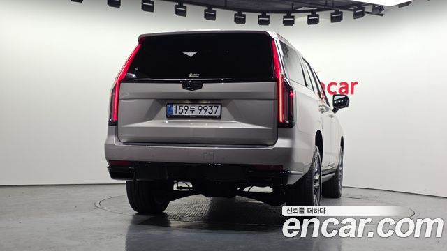 Cadillac Escalade (V) 6.2 Sports Platinum 2022 — фото 4