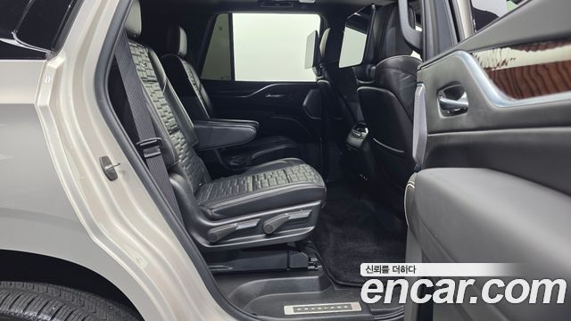 Cadillac Escalade (V) 6.2 Sports Platinum 2022 — фото 12