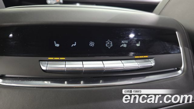 Cadillac Escalade (V) 6.2 Sports Platinum 2022 — фото 17