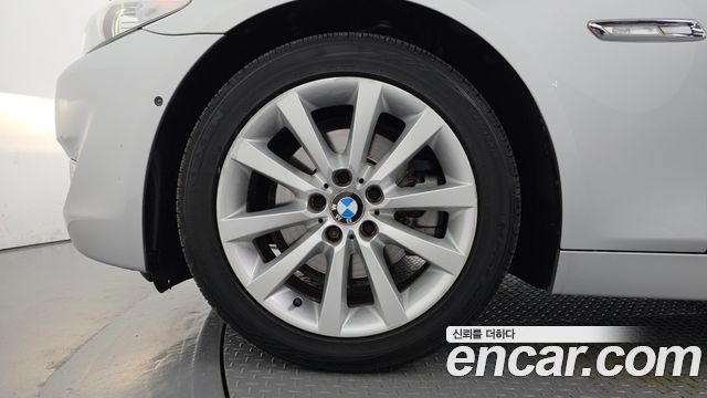 BMW 5 Series (F10) 528i 2011 — фото 5