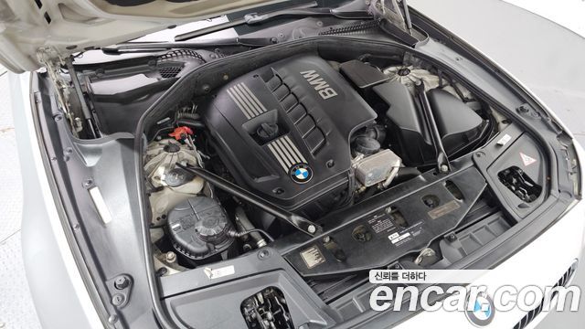 BMW 5 Series (F10) 528i 2011 — фото 6