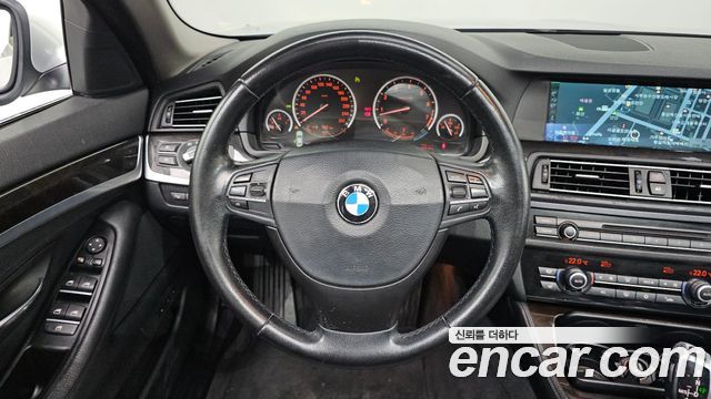 BMW 5 Series (F10) 528i 2011 — фото 12