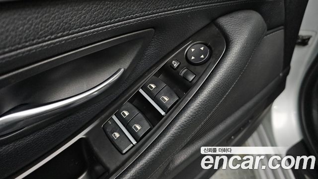 BMW 5 Series (F10) 528i 2011 — фото 16