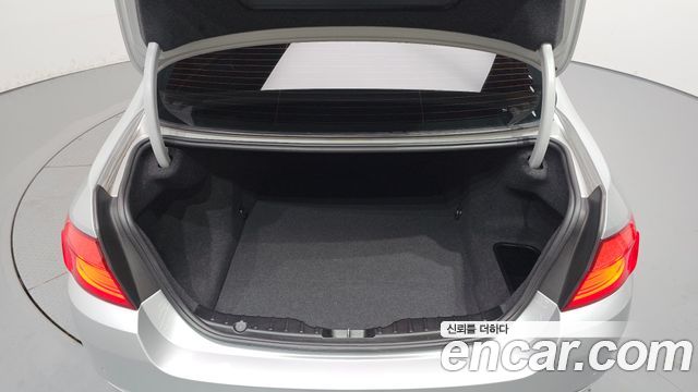 BMW 5 Series (F10) 528i 2011 — фото 20