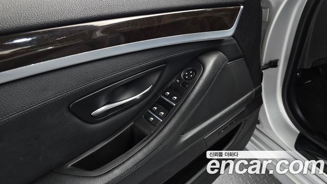 BMW 5 Series (F10) 520d 2011 — фото 19