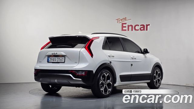 Kia Niro Signature 2022 — фото 2