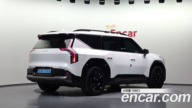 Kia EV9 Long Range 4WD GT Line 2024 — фото 2
