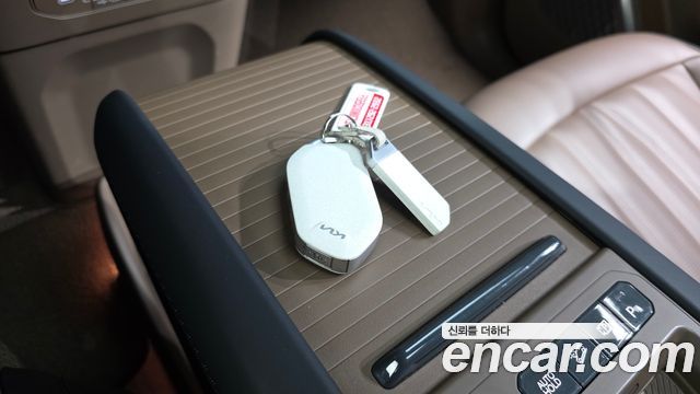 Kia EV9 Long Range 4WD GT Line 2024 — фото 27
