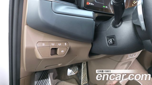 Kia EV9 Long Range 4WD GT Line 2024 — фото 30