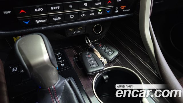 Lexus RX450h (IV) Executive 2021 — фото 15