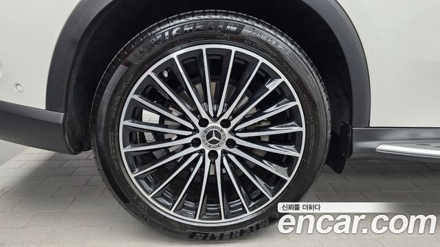 Mercedes-Benz GLC-Class (X254) GLC300 4MATIC AMG Line 2023 — фото 5
