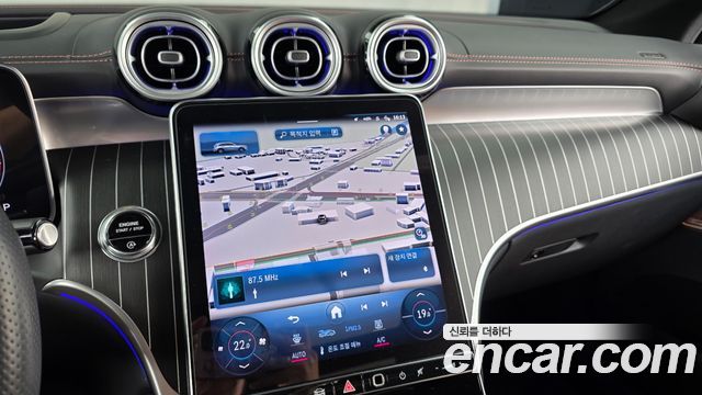 Mercedes-Benz GLC-Class (X254) GLC300 4MATIC AMG Line 2023 — фото 17