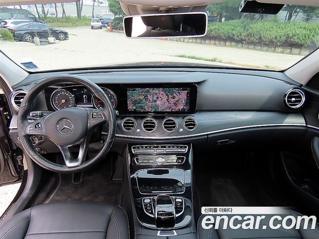 Mercedes-Benz E-Class (W213) E220d 4MATIC Avantgarde 2018 — фото 8