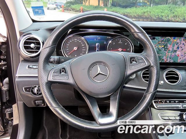 Mercedes-Benz E-Class (W213) E220d 4MATIC Avantgarde 2018 — фото 9