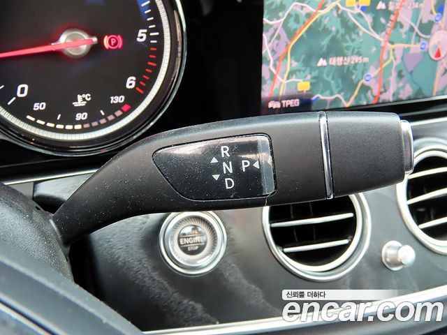 Mercedes-Benz E-Class (W213) E220d 4MATIC Avantgarde 2018 — фото 15