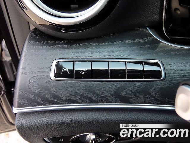 Mercedes-Benz E-Class (W213) E220d 4MATIC Avantgarde 2018 — фото 16