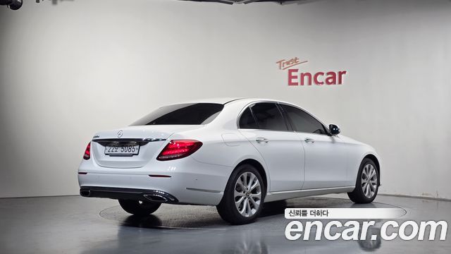 Mercedes-Benz E-Class (W213) E220d Exclusive 2017 — фото 2