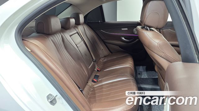Mercedes-Benz E-Class (W213) E220d Exclusive 2017 — фото 11