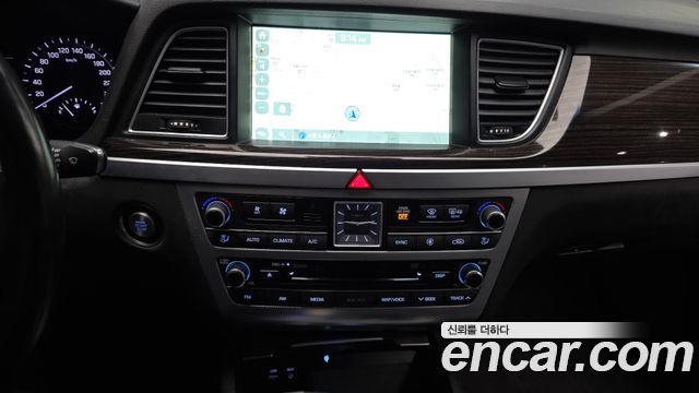 Genesis G80 3.3 GDI AWD Premium Luxury 2018 — фото 13