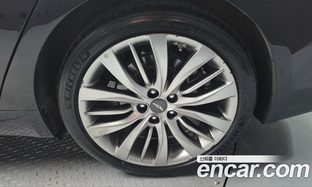 Genesis G80 3.3 GDI AWD Premium Luxury 2018 — фото 21