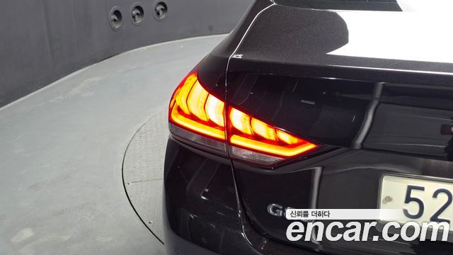 Genesis G80 3.3 GDI AWD Premium Luxury 2018 — фото 23