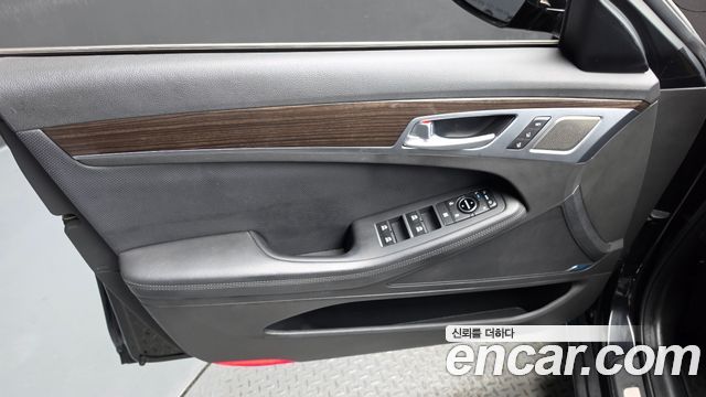 Genesis G80 3.3 GDI AWD Premium Luxury 2018 — фото 24