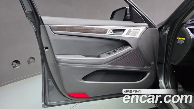 Genesis G80 3.3 GDI AWD Premium Luxury 2018 — фото 30