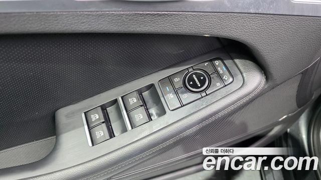 Genesis G80 3.3 GDI AWD Premium Luxury 2018 — фото 35