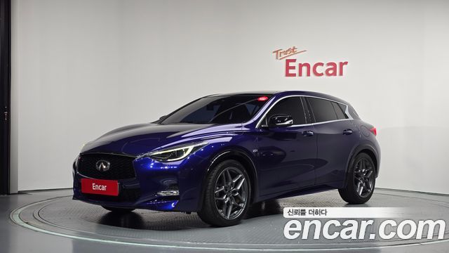 Infiniti Q30 2.0 Exclusive City Black