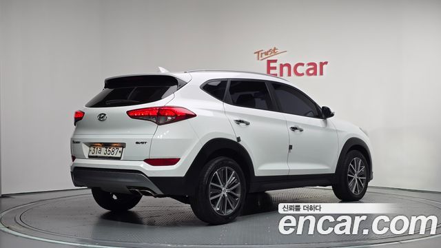 Hyundai Tucson Diesel 2.0 2WD Modern 2017 — фото 2