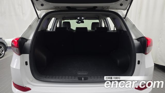 Hyundai Tucson Diesel 2.0 2WD Modern 2017 — фото 18