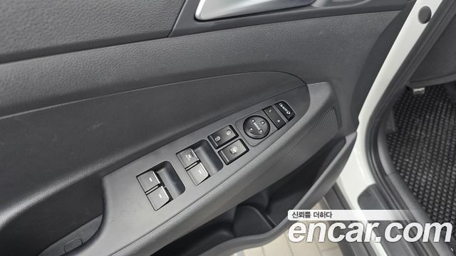 Hyundai Tucson Diesel 2.0 2WD Modern 2017 — фото 30