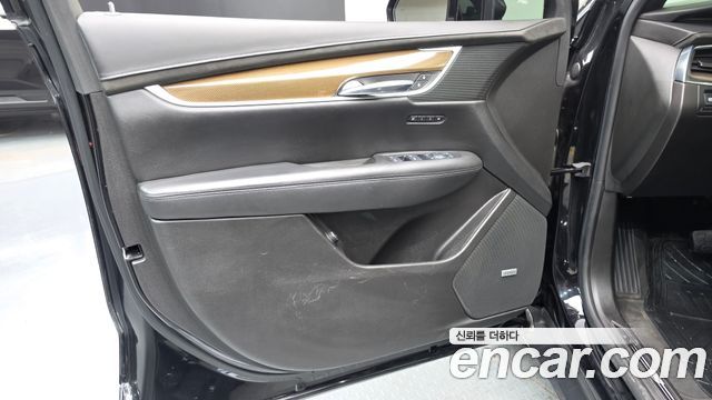 Cadillac XT5 3.6 Platinum 2017 — фото 24