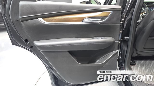 Cadillac XT5 3.6 Platinum 2017 — фото 25