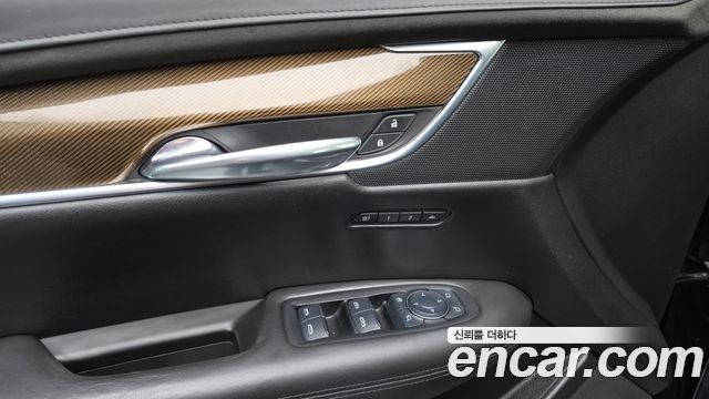 Cadillac XT5 3.6 Platinum 2017 — фото 30