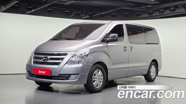 Hyundai Grand Starex 3-Seater VAN Smart Special