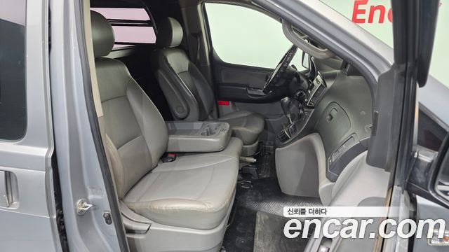 Hyundai Grand Starex 3-Seater VAN Smart Special 2016 — фото 11