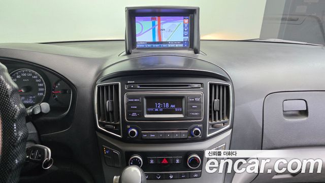 Hyundai Grand Starex 3-Seater VAN Smart Special 2016 — фото 14