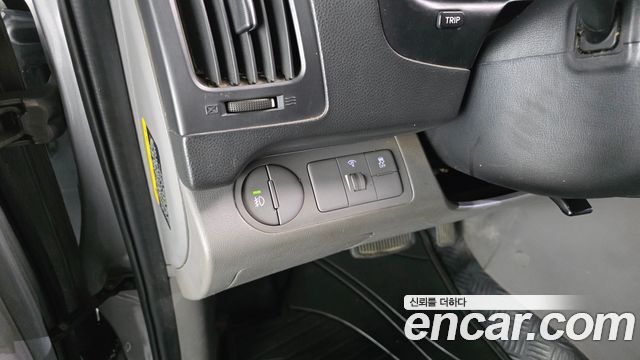 Hyundai Grand Starex 3-Seater VAN Smart Special 2016 — фото 17
