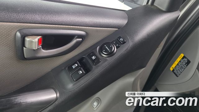 Hyundai Grand Starex 3-Seater VAN Smart Special 2016 — фото 18