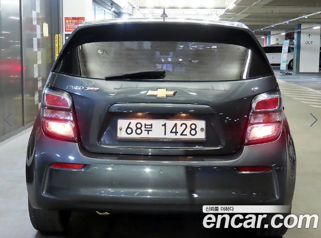 Chevrolet Aveo Hatchback 1.4 Turbo LT 2017 — фото 4