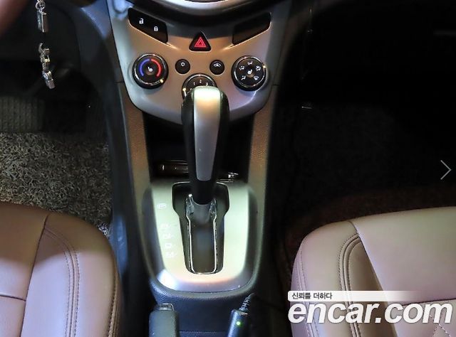 Chevrolet Aveo Hatchback 1.4 Turbo LT 2017 — фото 15