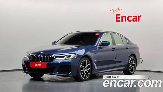 BMW 5 Series (G30) 530e M Sport 2021 — фото 1