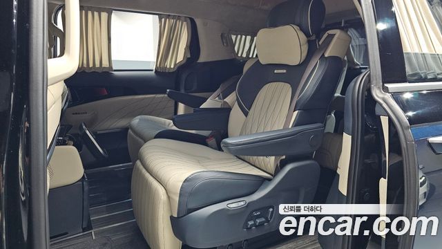 Kia Carnival (IV) Gasoline 9-Seater Hi Limousine (7-seater Limousine(Special vehicle) 2025 — фото 12
