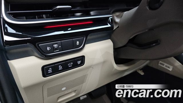 Kia Carnival (IV) Gasoline 9-Seater Hi Limousine (7-seater Limousine(Special vehicle) 2025 — фото 15