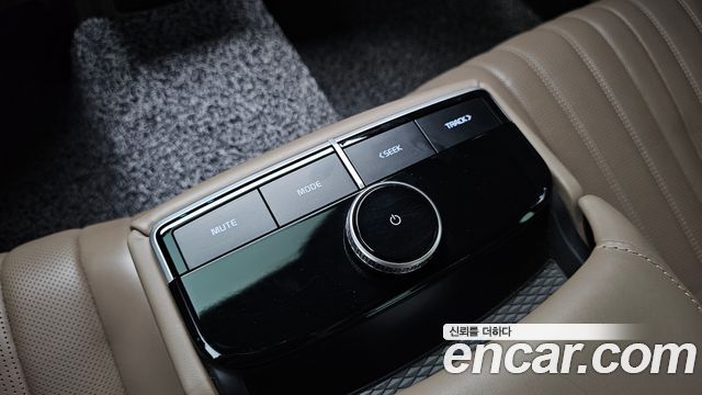 Kia K8 3.5 Gasoline 4WD Platinum 2022 — фото 39