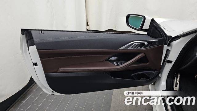 BMW 4 Series (G22) 420i M Sport Convertible 2021 — фото 24