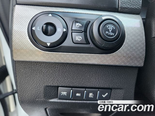 Chevrolet Captiva 2WD LTZ 2016 — фото 16
