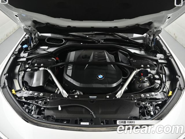 BMW 7 Series (G70) 740i xDrive M Sport 2024 — фото 8